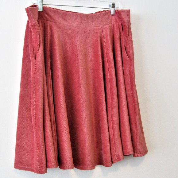 NWT Torrid Antique Red Circle Skirt - Picture 8 of 8